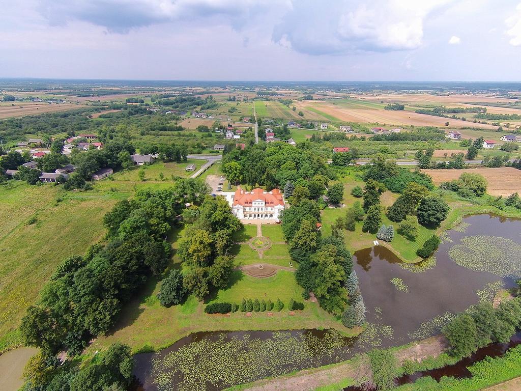 Hotel Dwor Zbozenna Przysucha Esterno foto