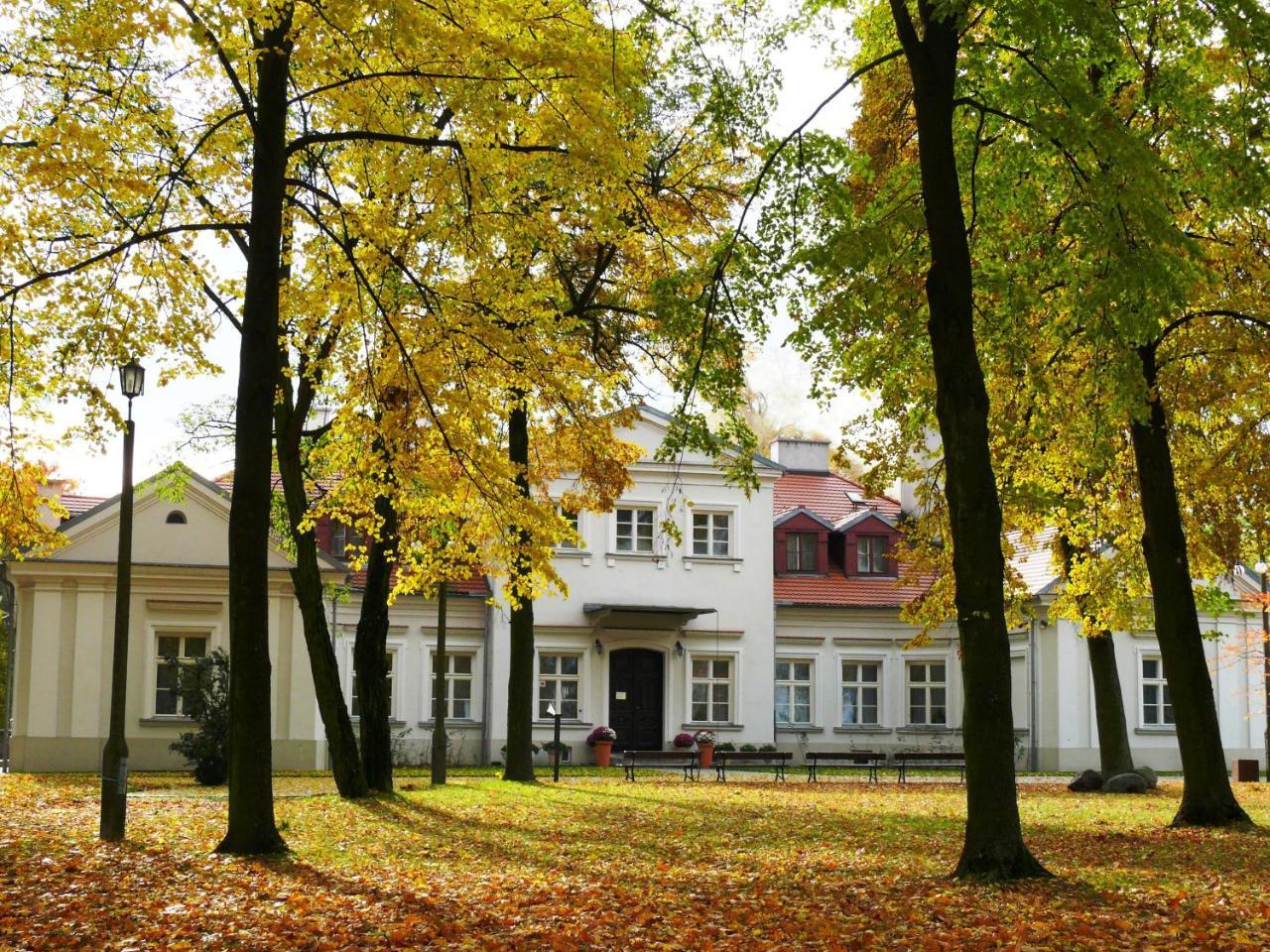 Hotel Dwor Zbozenna Przysucha Esterno foto